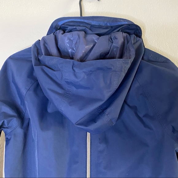 LULULEMON deep navy Fo Drizzle rain jacket 6 RARE - Picture 12 of 14
